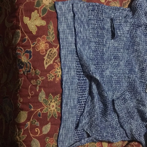 Blue and white sweater, great for spring. - Picture 3 of 6